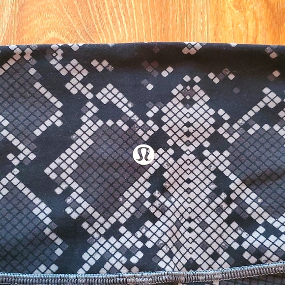 3/$75 Align Lululemon leggings - Picture 2 of 2